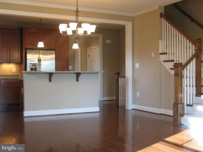 8803 Courts Way, Unit 21 Silver Spring, MD 20910 - Photo 4 of 6 Kitchen/Dining Room