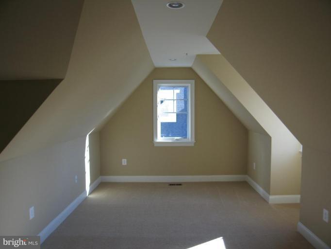 8803 Courts Way, Unit 21 Silver Spring, MD 20910 - Photo 6 of 6 Loft