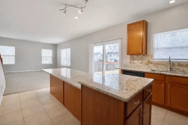 $3,000 | 2310 Shiloh Drive, Aurora, IL 60503