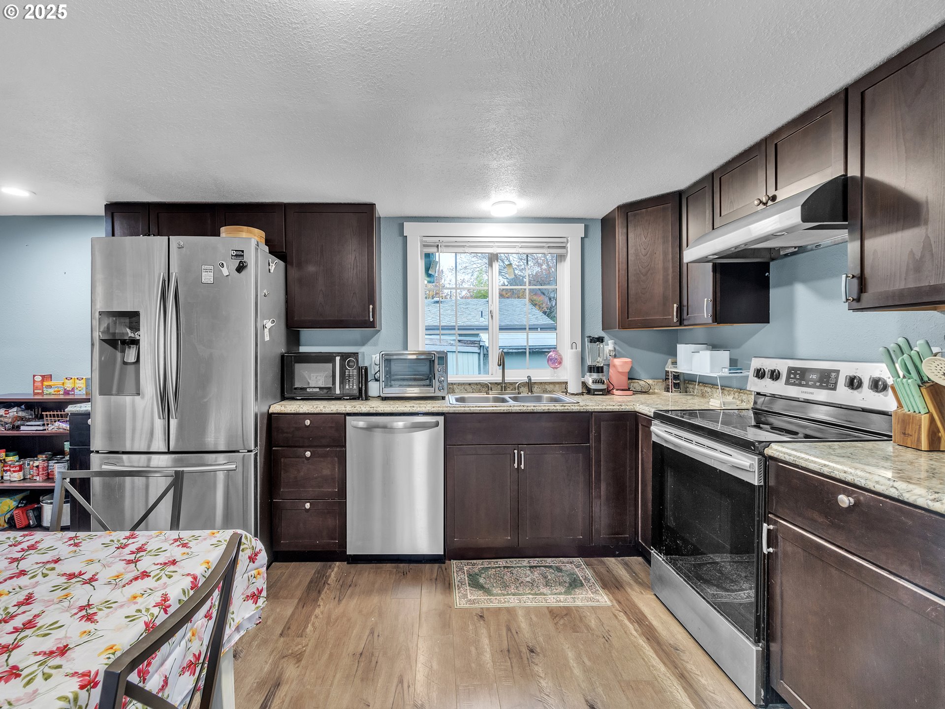 906 Southwest Alder Street, Unit 4 Dundee, OR 97115 - Photo 11 of 28