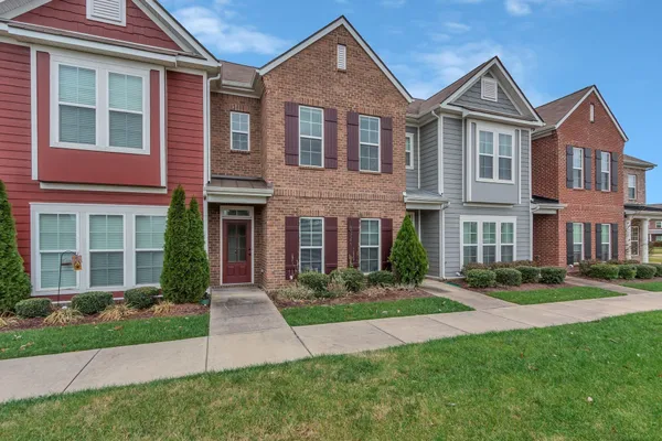 $334,900 | 305 Dursley Lane, Spring Hill, TN 37174