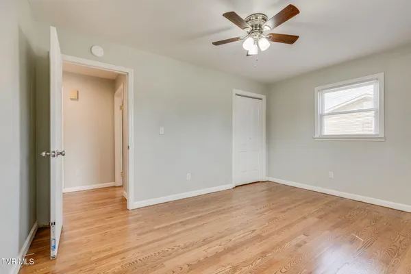 $2,000 | 606 Pine Ridge Road, Unit 4, Johnson City, TN 37601