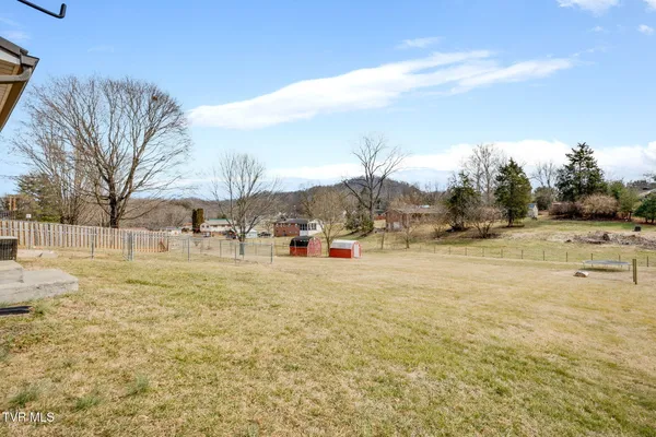$2,000 | 606 Pine Ridge Road, Unit 4, Johnson City, TN 37601