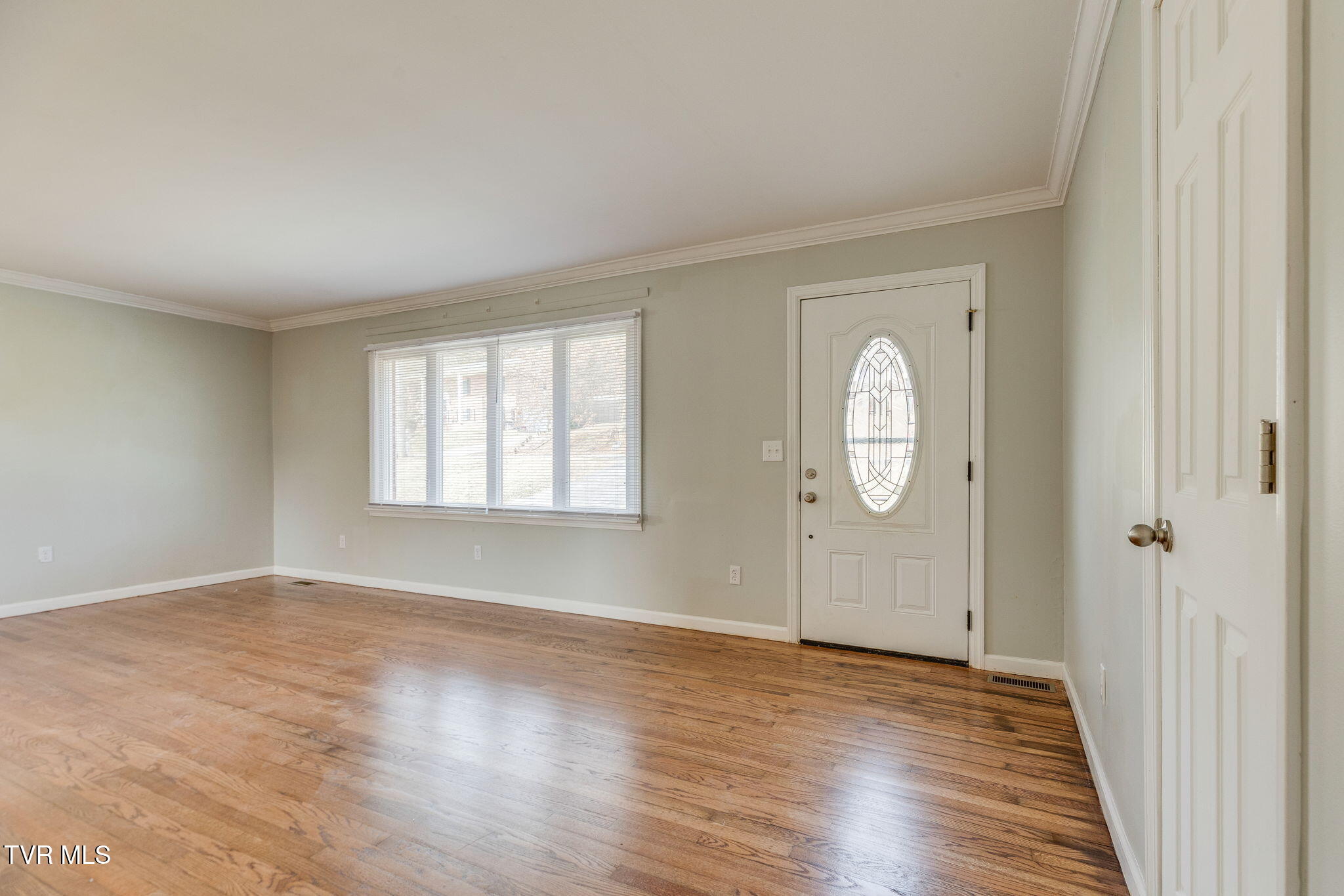 606 Pine Ridge Road, Unit 4 Johnson City, TN 37601 - Photo 5 of 25 005