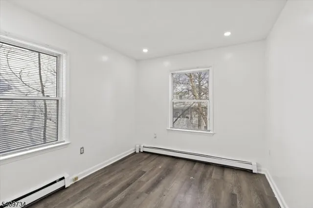 $2,900 | 17 Holsman Street, Paterson, NJ 07522