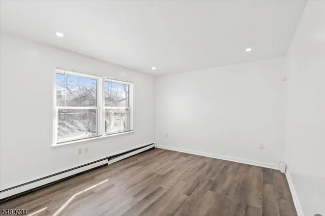 $2,900 | 17 Holsman Street, Paterson, NJ 07522