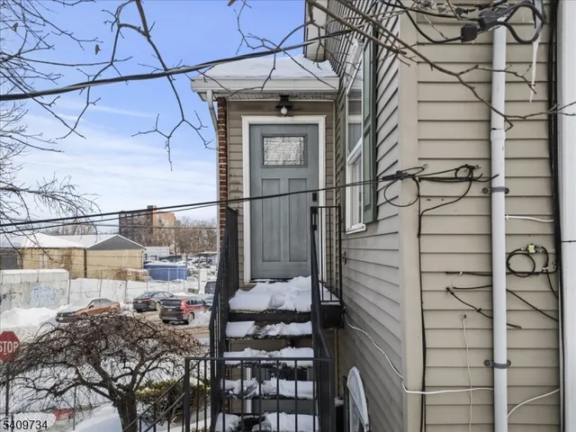 $2,900 | 17 Holsman Street, Paterson, NJ 07522