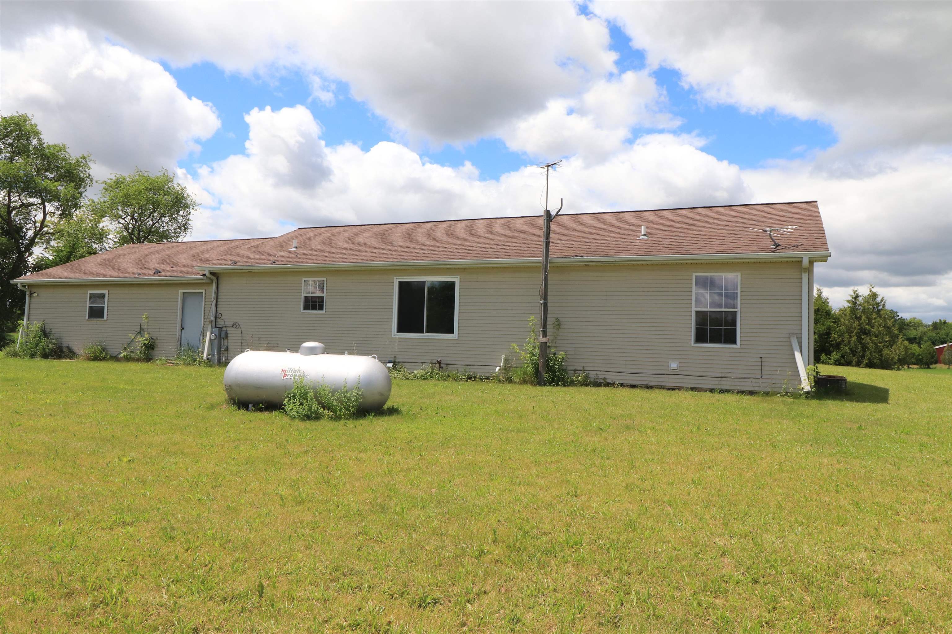 2209 South Ellis Road Janesville, WI 53548 - Photo 20 of 25