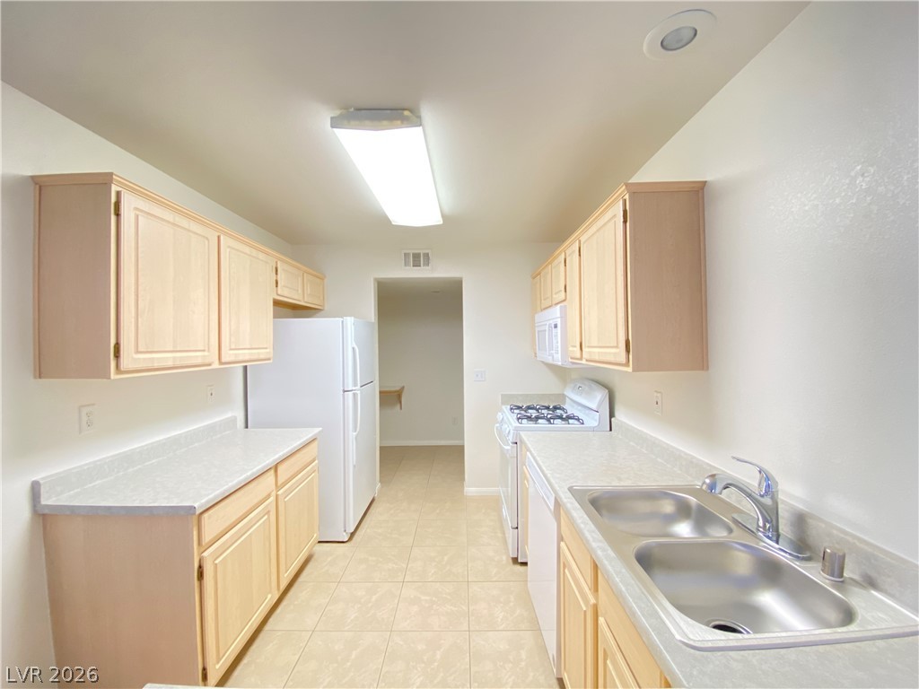 10171 Rocky Tree Street Las Vegas, NV 89183 - Photo 11 of 50