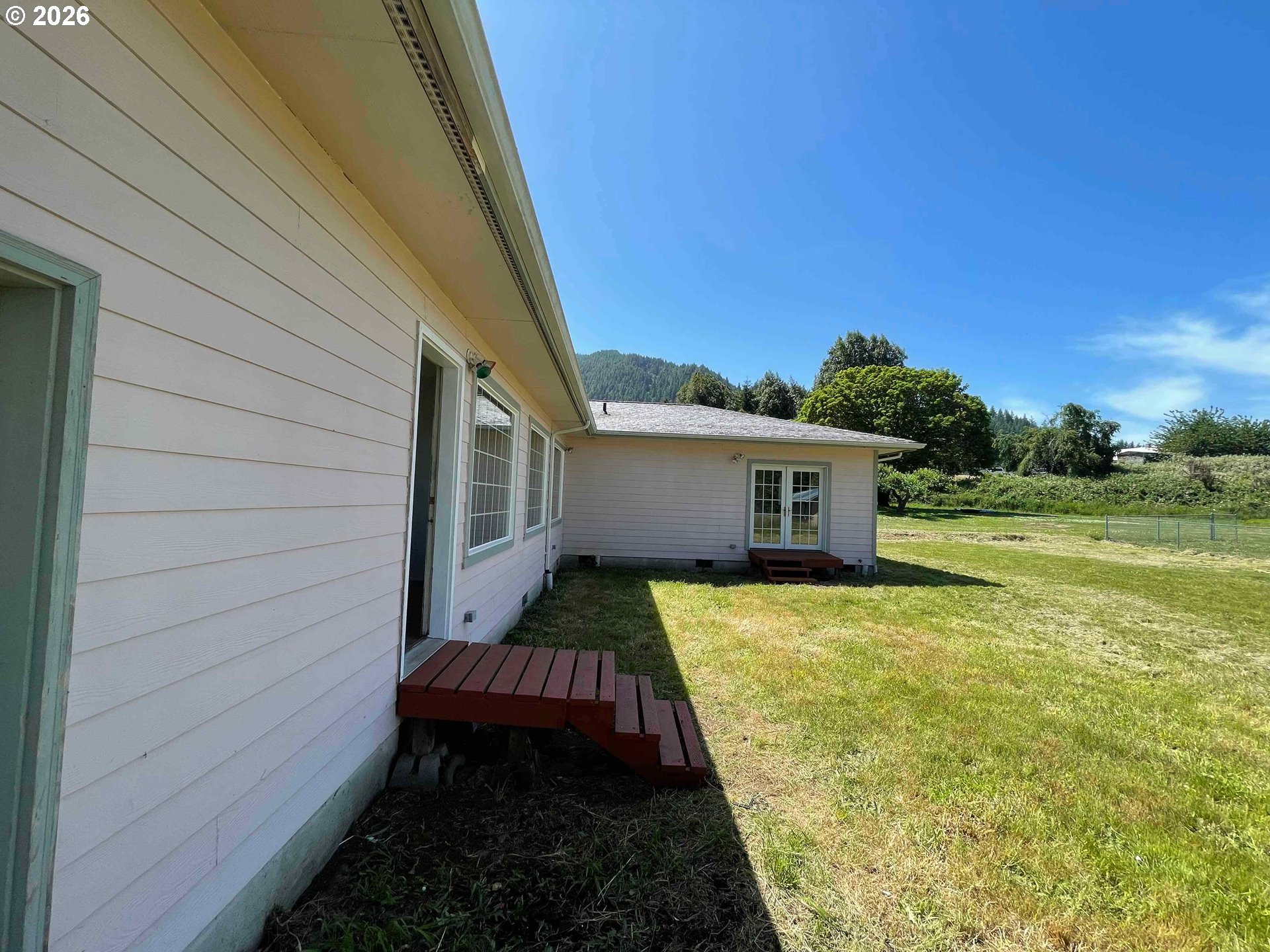 151 East Date Street Powers, OR 97466 - Photo 6 of 36