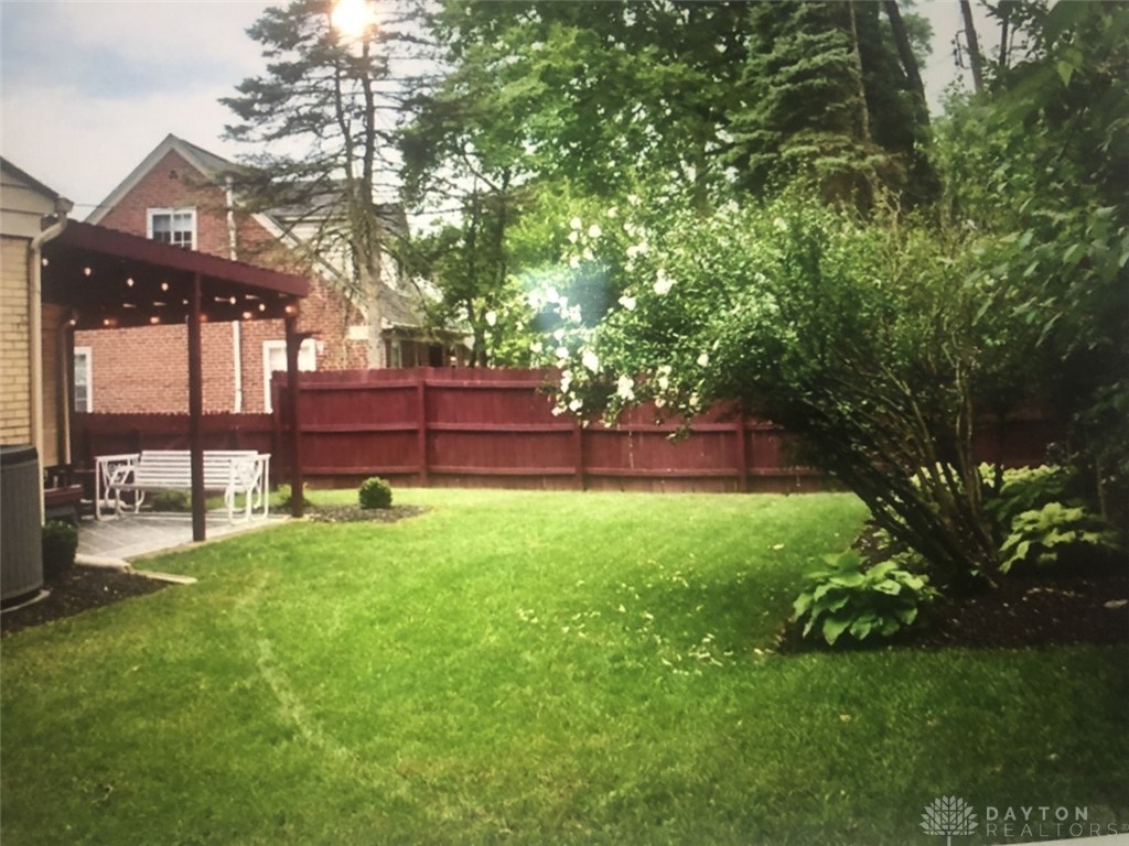 201 North Bromfield Road Kettering, OH 45429 - Photo 53 of 55 Summer