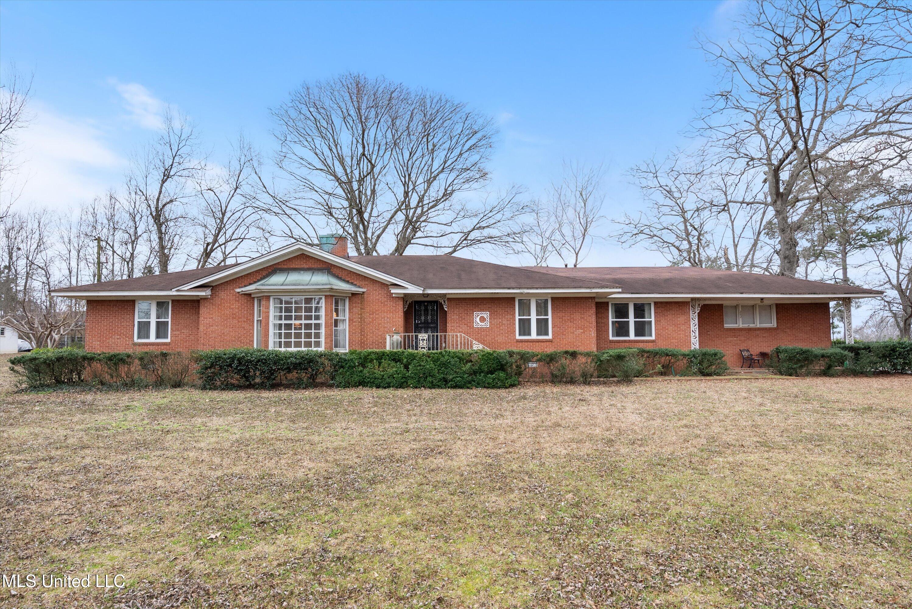 282 Peyton Road Coldwater, MS 38618 - Photo 1 of 37 01-DSC09345