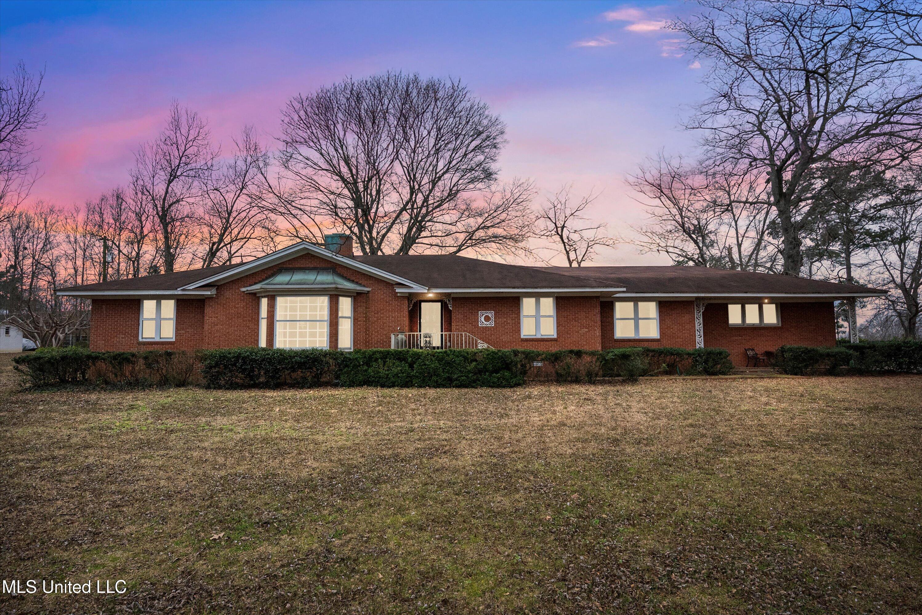 282 Peyton Road Coldwater, MS 38618 - Photo 3 of 37 02-DSC09343 dte