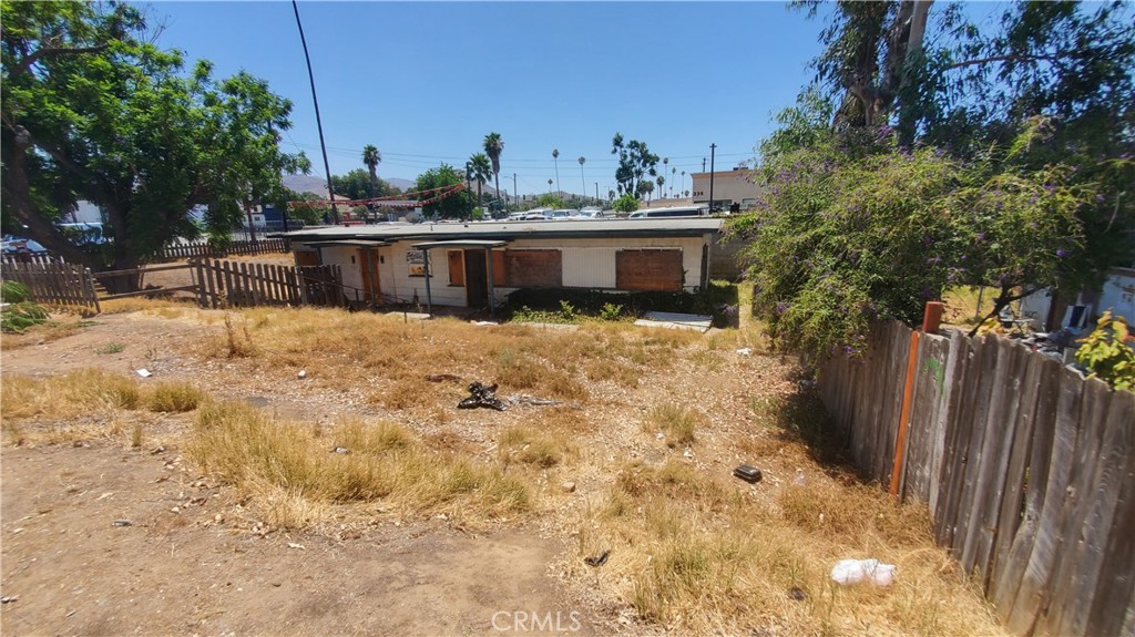 217 Iowa Avenue Riverside, CA 92507 - Photo 11 of 16 a view of a backyard of the house