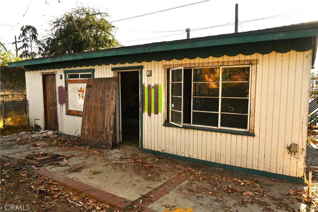 217 Iowa Avenue Riverside, CA 92507 - Photo 14 of 16 a front view of a house