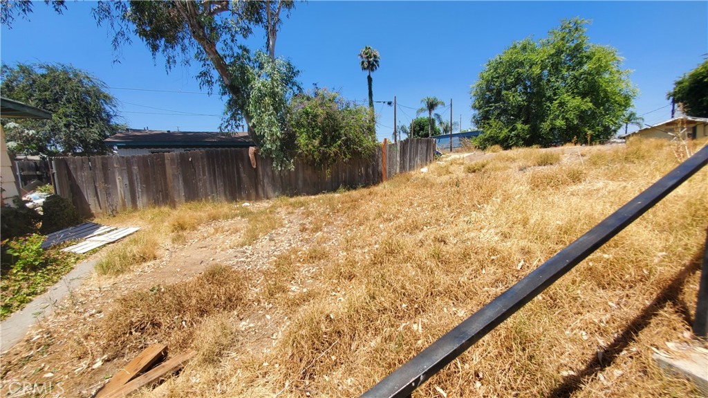 217 Iowa Avenue Riverside, CA 92507 - Photo 3 of 16 a view of a backyard of the house