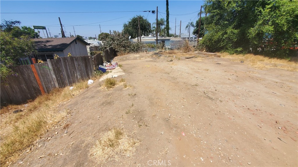 217 Iowa Avenue Riverside, CA 92507 - Photo 6 of 16 a view of a backyard of the house