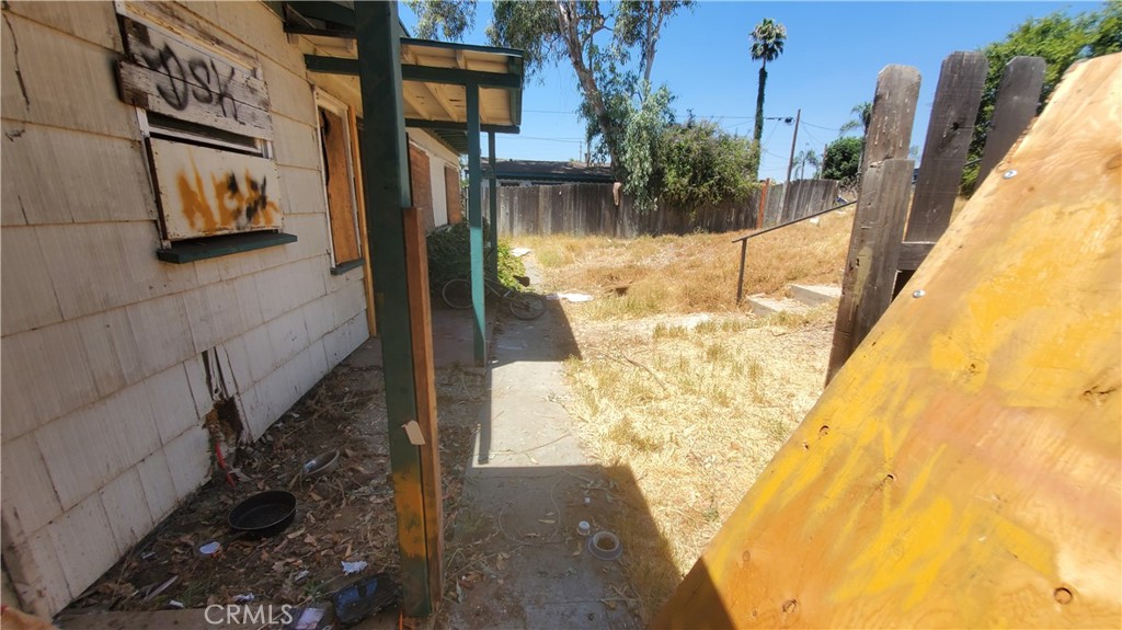 217 Iowa Avenue Riverside, CA 92507 - Photo 9 of 16