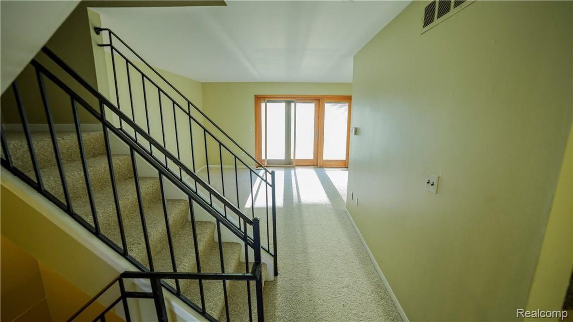 3505 Crooks Road, Unit 6 Royal Oak, MI 48073 - Photo 8 of 17 Crooks Entrance.jpg