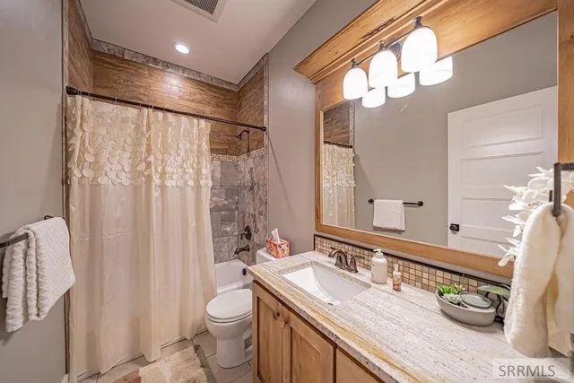 $1,250,000 | 6369 East Tower Castle Loop, Ammon, ID 83406