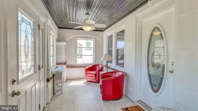 a view of a livingroom with furniture