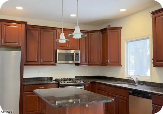 $4,600 | 282 South Street, Unit B, New Providence, NJ 07974