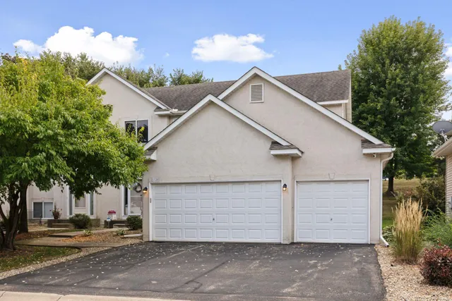 $399,999 | 1536 Stonewood Lane, Eagan, MN 55122