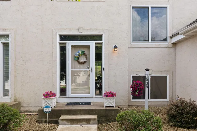 $399,999 | 1536 Stonewood Lane, Eagan, MN 55122