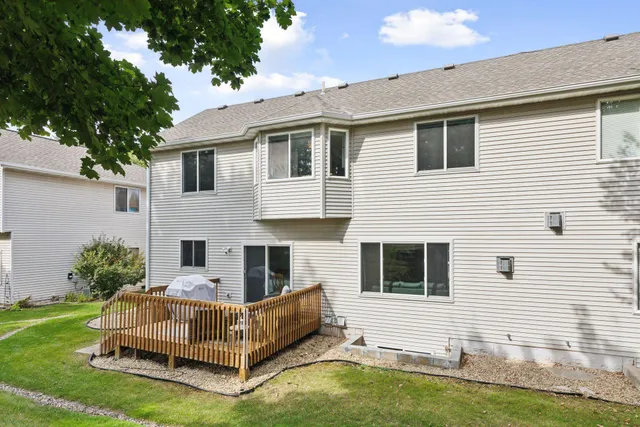 $399,999 | 1536 Stonewood Lane, Eagan, MN 55122