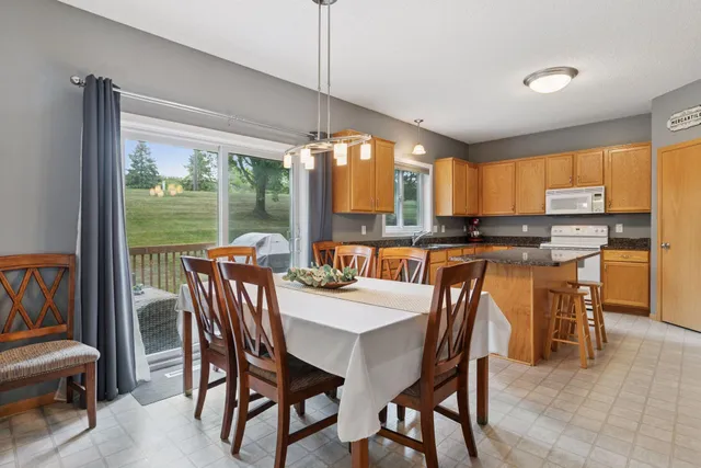 $399,999 | 1536 Stonewood Lane, Eagan, MN 55122