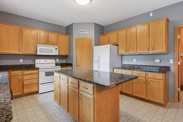 $399,999 | 1536 Stonewood Lane, Eagan, MN 55122