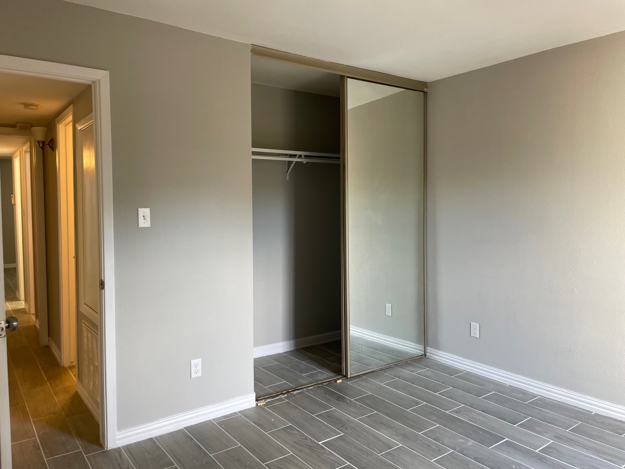 6401 Deihl Road, Unit 202 Houston, TX 77092 - Photo 7 of 22 Bedroom 2