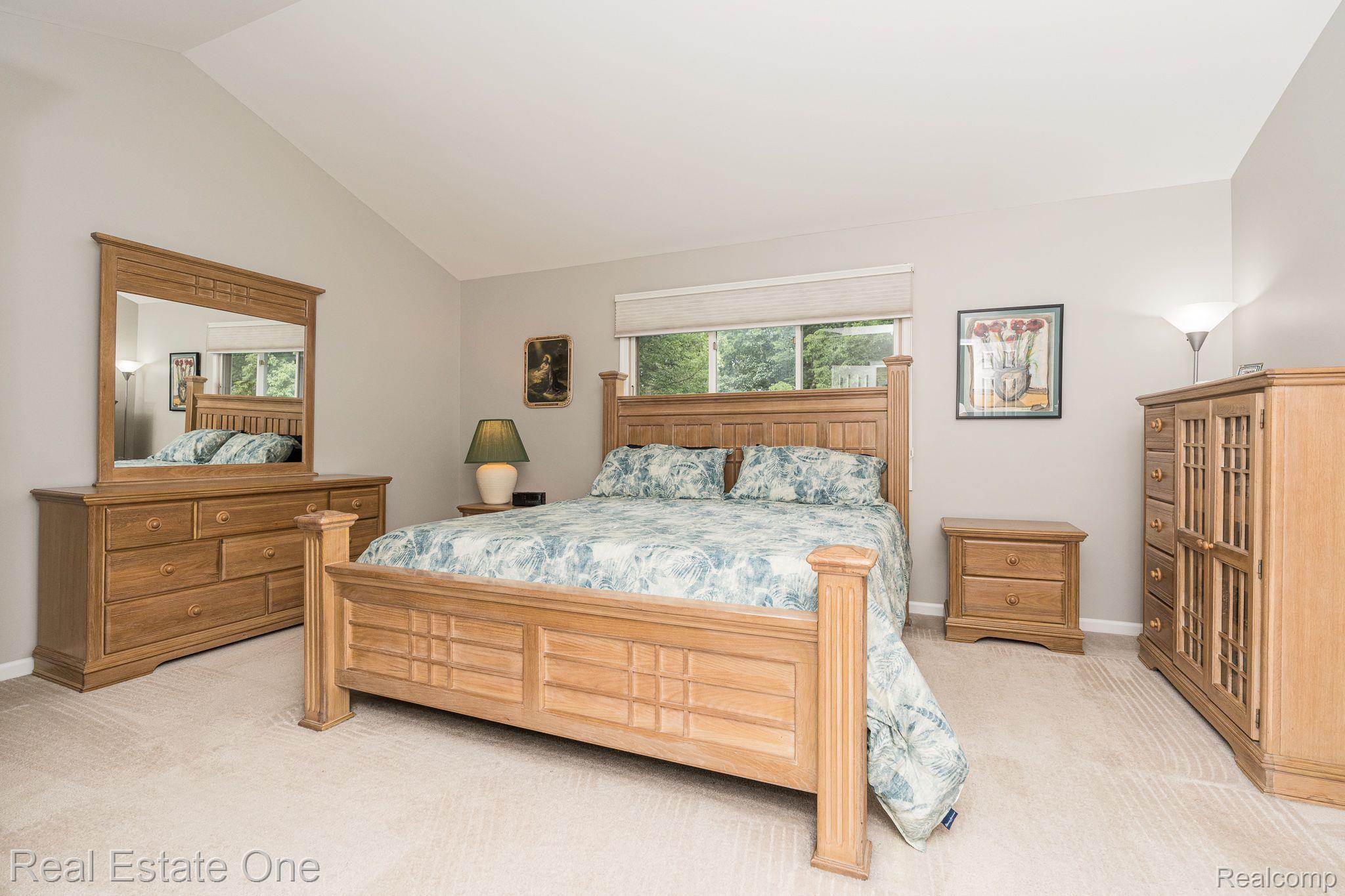 2657 Long Meadow Lane Rochester, MI 48307 - Photo 23 of 46 Large Primary Bedroom