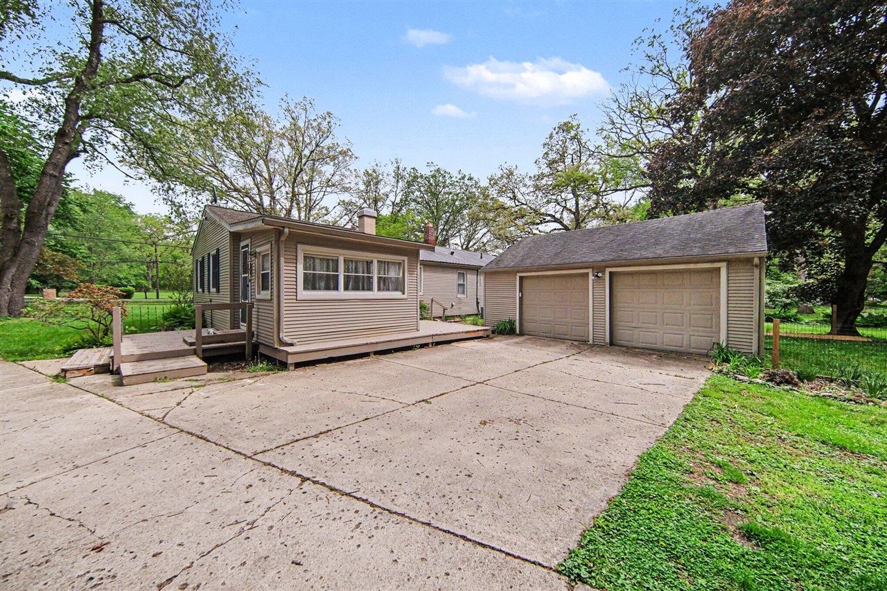 2800 Kibby Road Jackson, MI 49203 - Photo 2 of 37