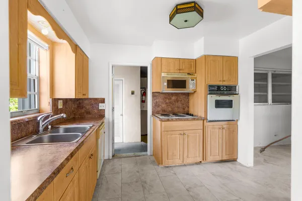 $585,000 | 1941 Northeast 28th Avenue, Pompano Beach, FL 33062