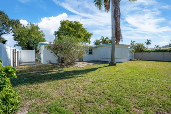 $585,000 | 1941 Northeast 28th Avenue, Pompano Beach, FL 33062