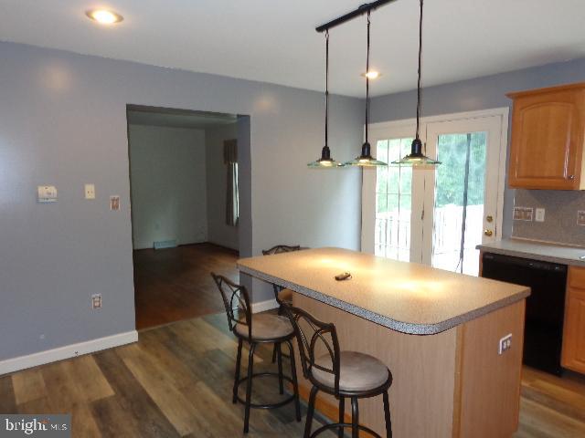 173 Stanford Road Hagerstown, MD 21742 - Photo 3 of 21 Kitchen with Center Island
