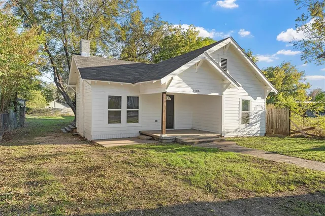 a house that has garden
