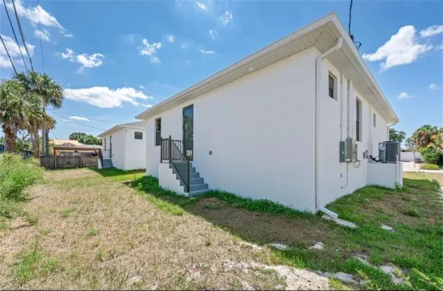 $2,000 | 11681 Pawley Avenue, Bonita Springs, FL 34135