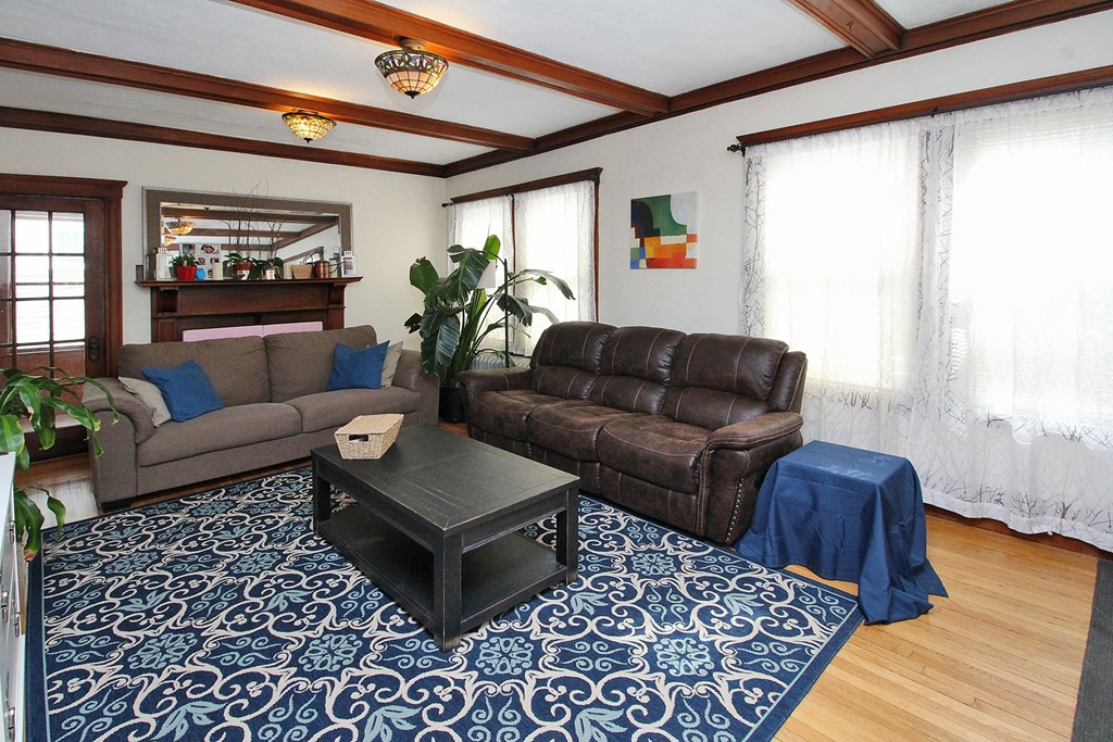 25 Ricker Road Newton, MA 02458 - Photo 3 of 30 Gallery Image 3