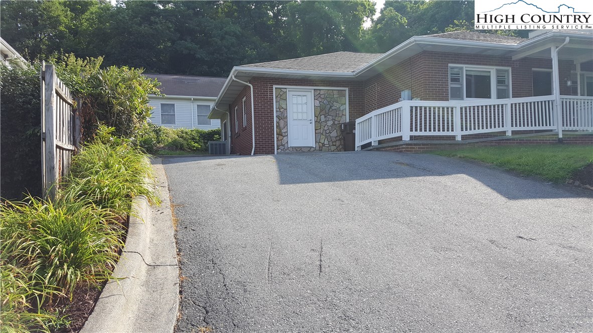 290 Queen Street Boone, NC 28607 - Photo 2 of 23 Gallery Image 2