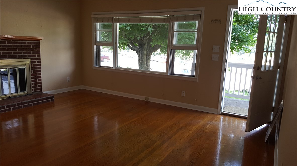 290 Queen Street Boone, NC 28607 - Photo 3 of 23 Gallery Image 3