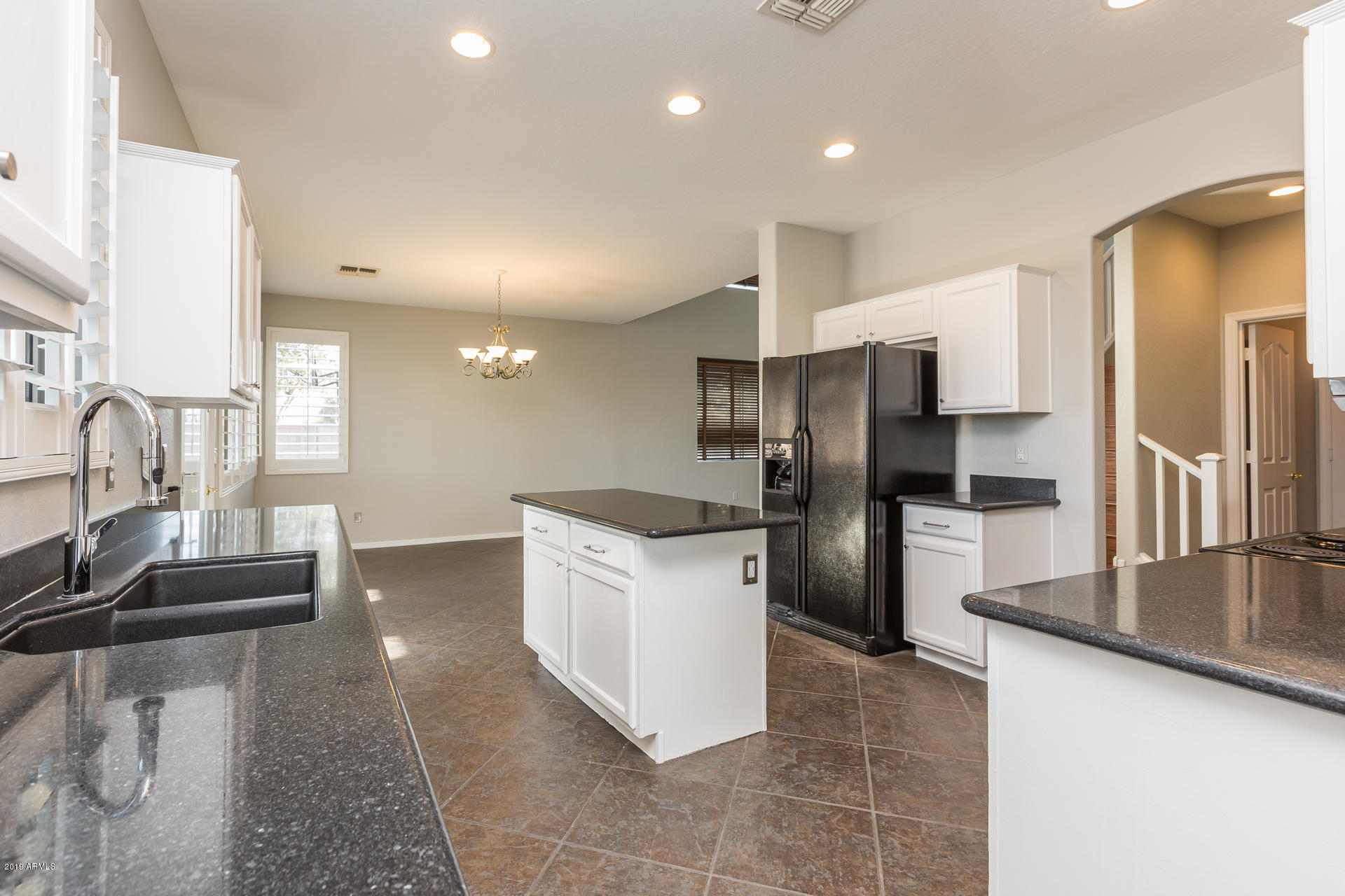 6219 South Martingale Road Gilbert, AZ 85298 - Photo 11 of 34 12) KITCHEN