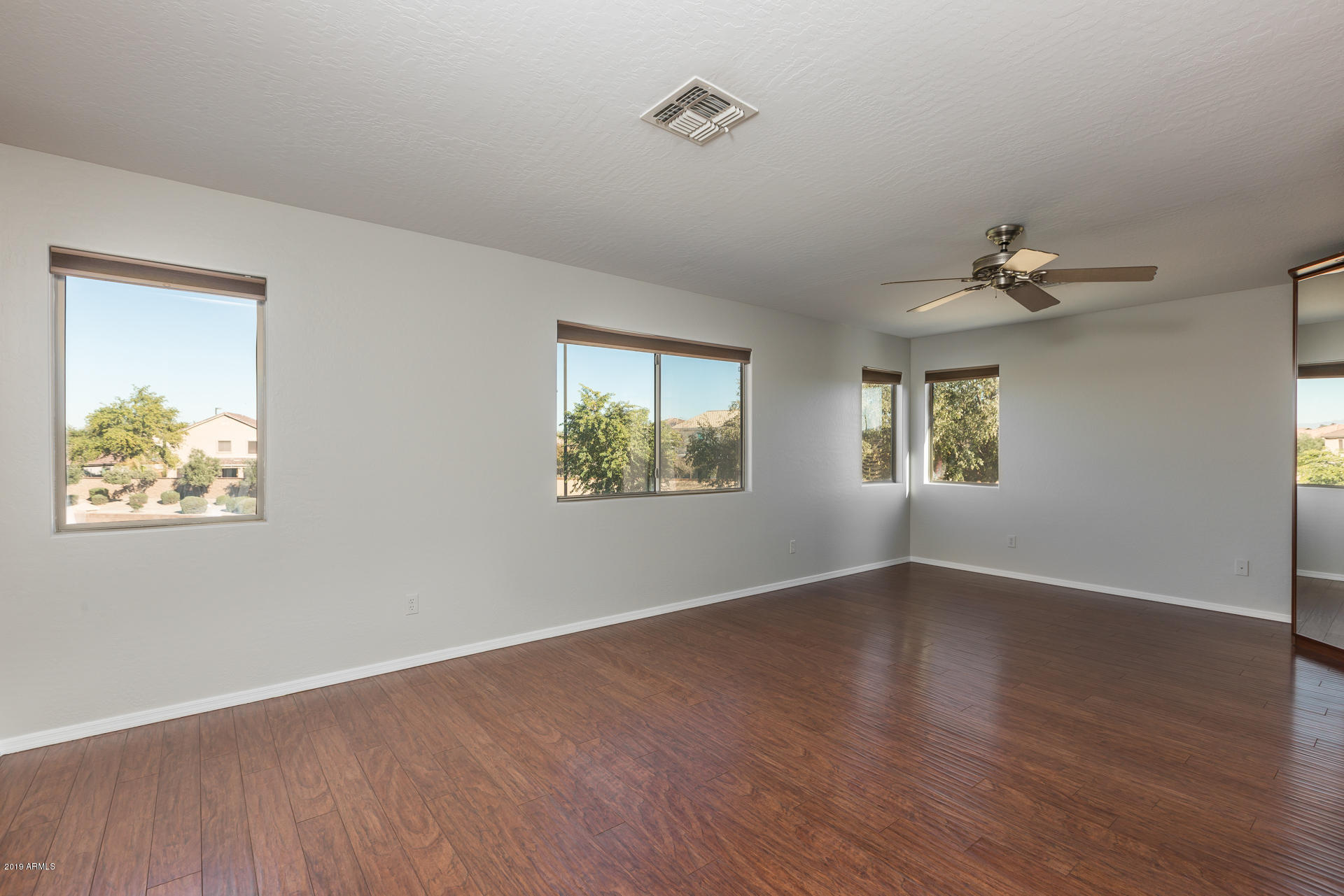 6219 South Martingale Road Gilbert, AZ 85298 - Photo 13 of 34 14) MASTER UP