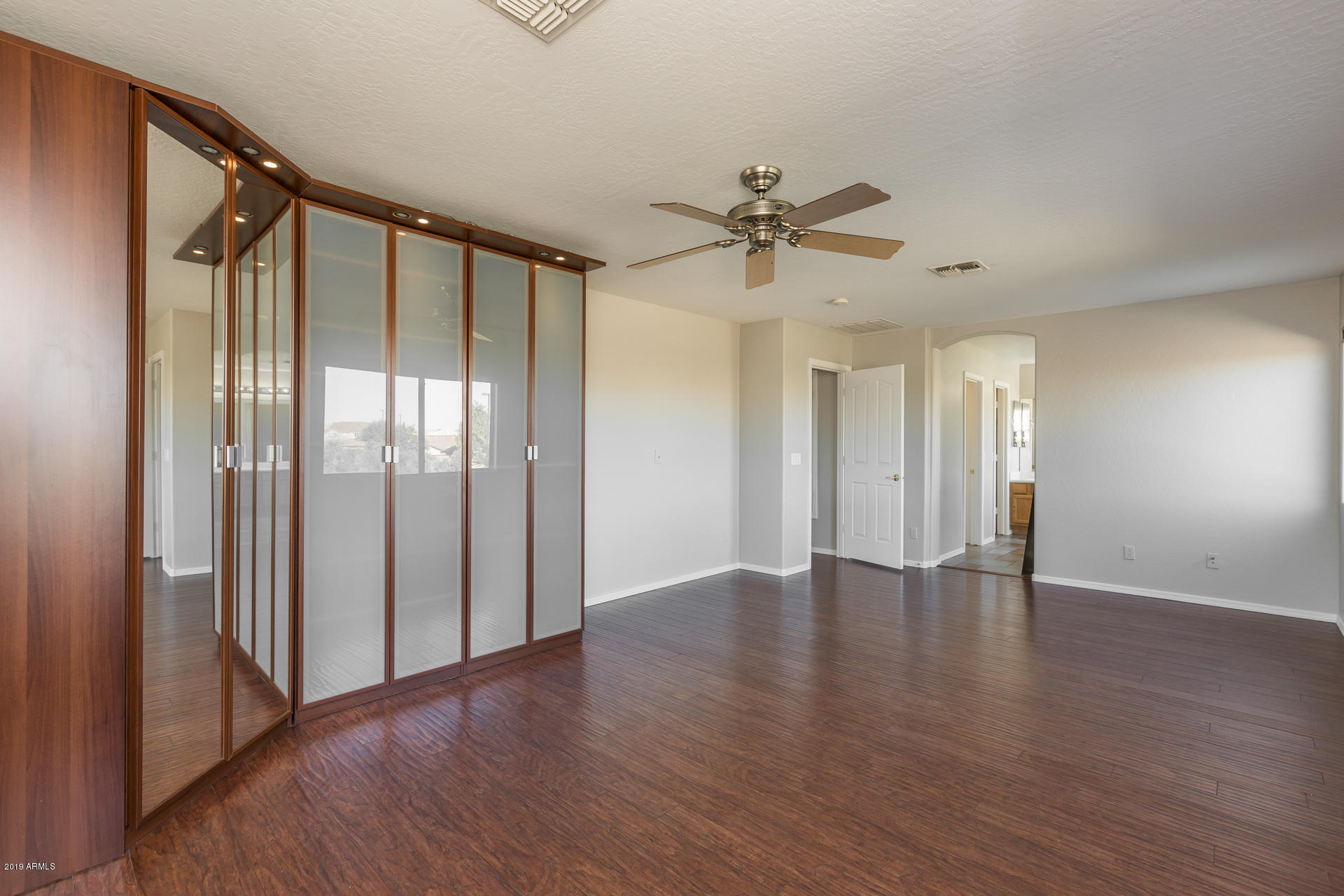 6219 South Martingale Road Gilbert, AZ 85298 - Photo 14 of 34 15) MASTER UP