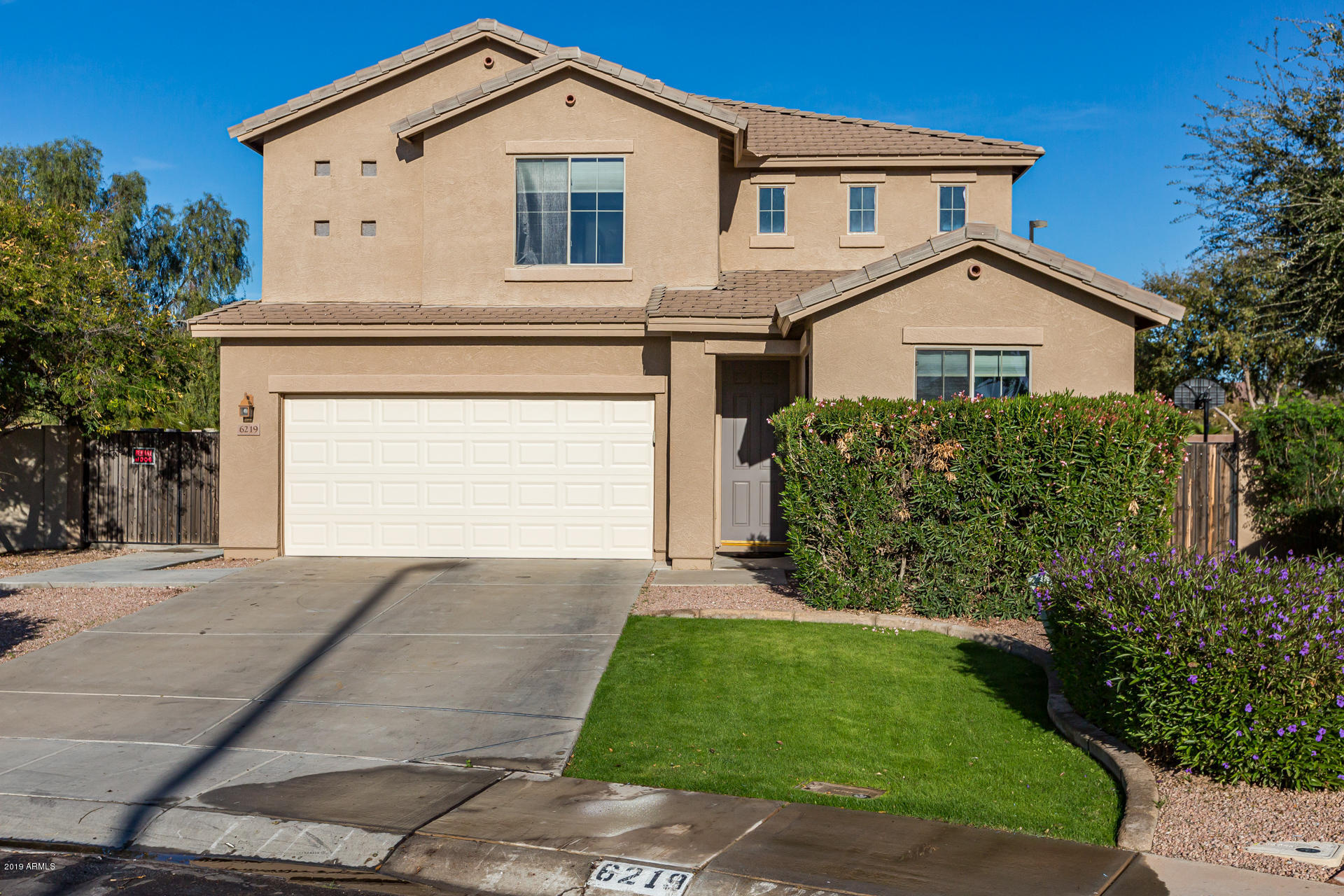 6219 South Martingale Road Gilbert, AZ 85298 - Photo 34 of 34 34) WELCOME HOME