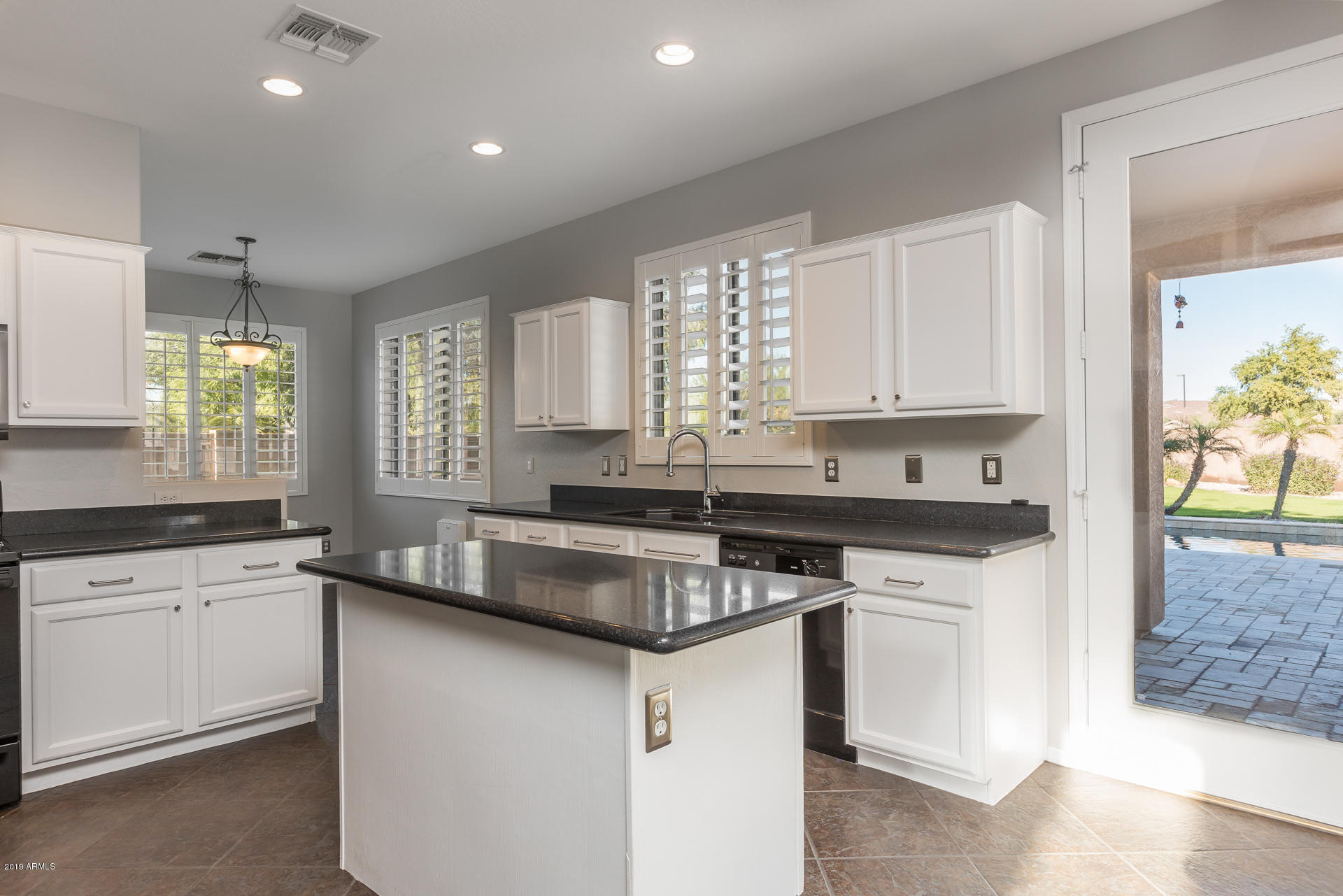 6219 South Martingale Road Gilbert, AZ 85298 - Photo 8 of 34 9) KITCHEN