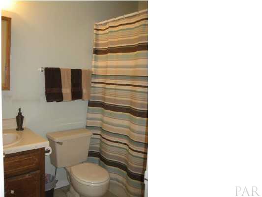 3005 Northwest Junction Road Cantonment, FL 32533 - Photo 11 of 11 bathroom
