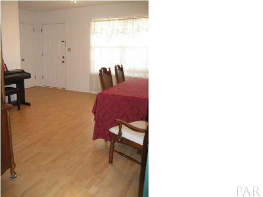 3005 Northwest Junction Road Cantonment, FL 32533 - Photo 10 of 11 dining/living area