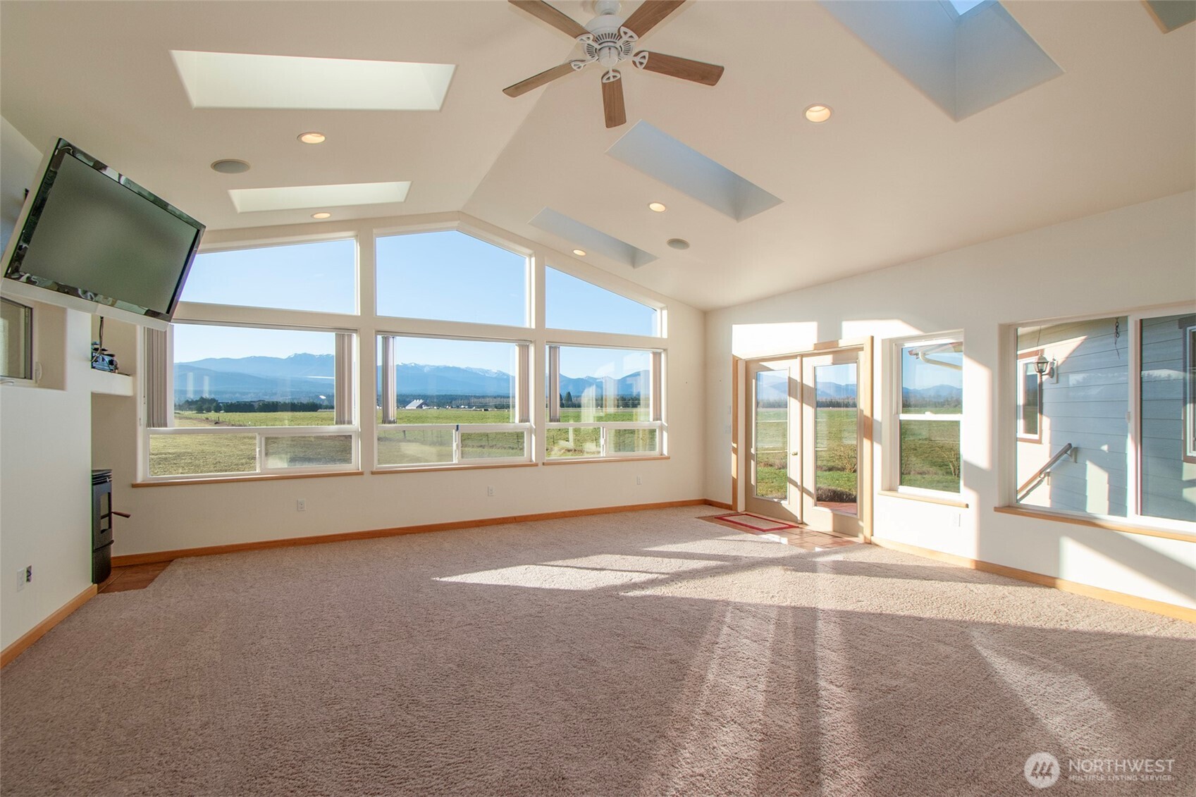 1132 Woodcock Road Sequim, WA 98382 - Photo 7 of 40